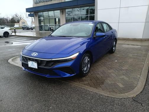 2024 Hyundai ELANTRA SEL