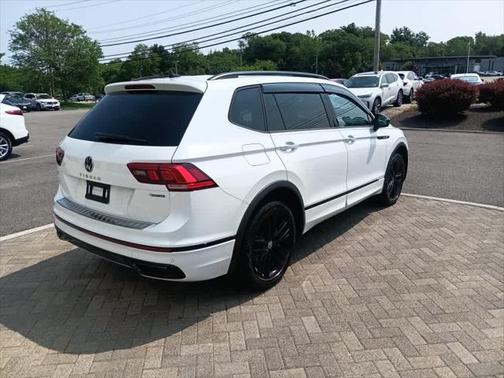 2022 Volkswagen Tiguan 2.0T SE R-Line Black 4MOTION