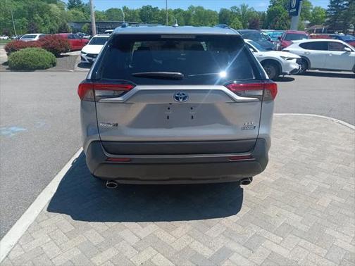 2022 Toyota RAV4 Hybrid XLE