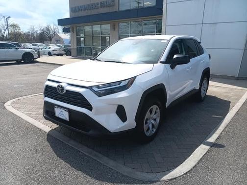 Ice Cap 2024 Toyota RAV4 LE