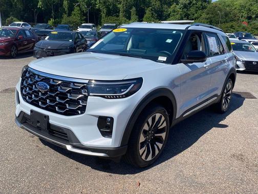 White Metallic 2025 Ford Explorer Platinum