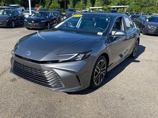 Metal 2025 Toyota Camry XLE