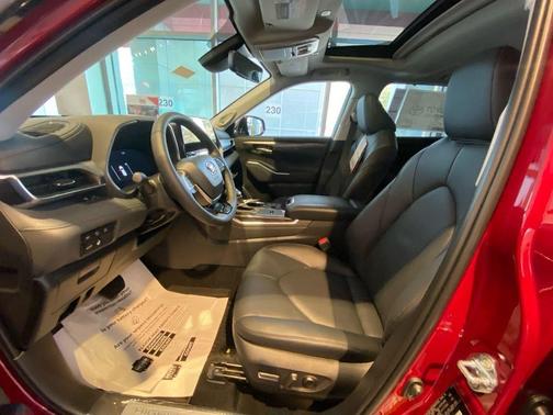 2026 Toyota Highlander Hybrid Limited