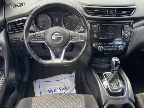 2022 Nissan Rogue Sport SV