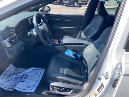 Wind Chill Pearl 2025 Toyota Camry XSE