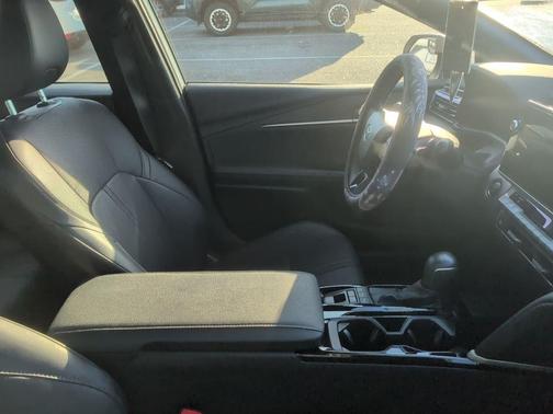 Wind Chill Pearl 2025 Toyota Camry XSE