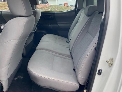 2017 Toyota Tacoma SR