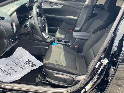 Aurora Black 2023 Kia Forte LXS