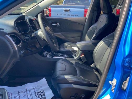 Hydro Blue Pearlcoat 2022 Jeep Cherokee Limited