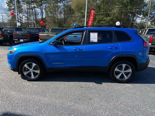 Hydro Blue Pearlcoat 2022 Jeep Cherokee Limited