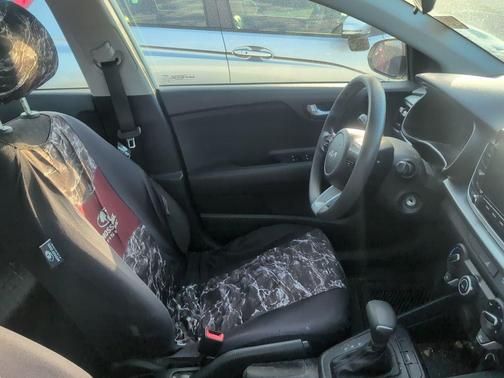Clear White 2022 Kia Rio LX