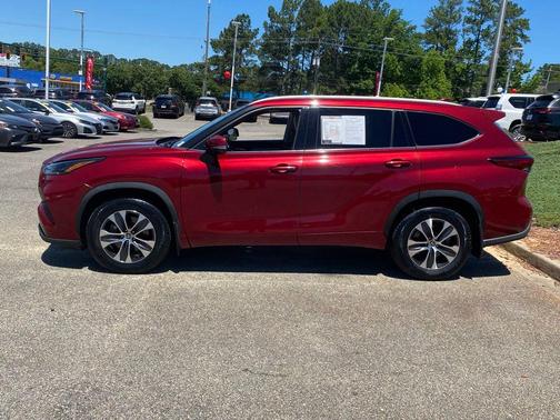 Ruby Flare Pearl 2022 Toyota Highlander XLE