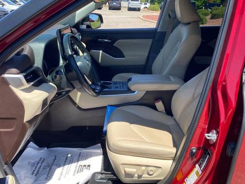 Ruby Flare Pearl 2022 Toyota Highlander XLE