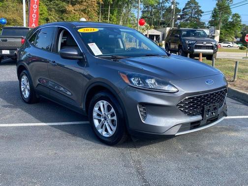 Gray Metallic 2021 Ford Escape SE