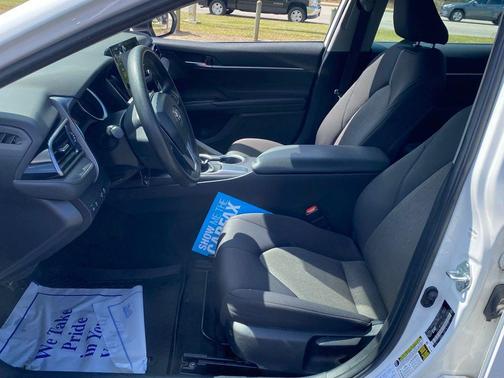 White 2022 Toyota Camry LE