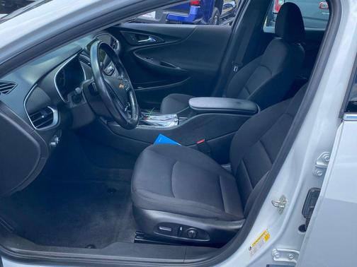 Summit White 2020 Chevrolet Malibu RS