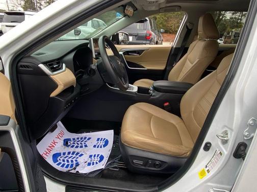 2024 Toyota RAV4 Hybrid XLE Premium