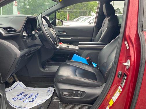 Ruby Flare Pearl 2022 Toyota Sienna XSE 7 Passenger