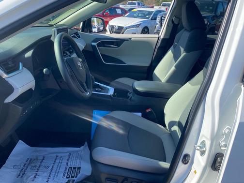 Ice 2024 Toyota RAV4 Hybrid XLE