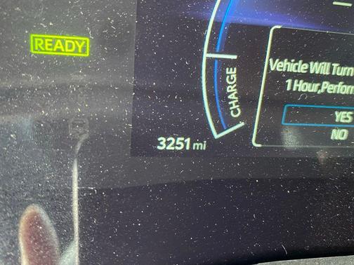 Ice 2025 Toyota Camry SE