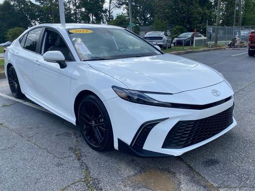 Ice 2025 Toyota Camry SE