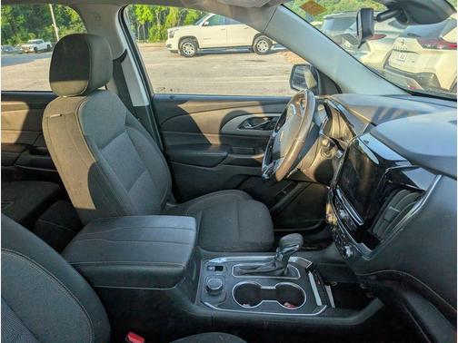 Black Metallic 2021 Chevrolet Traverse LT Cloth