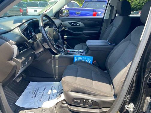 Black Metallic 2021 Chevrolet Traverse LT Cloth