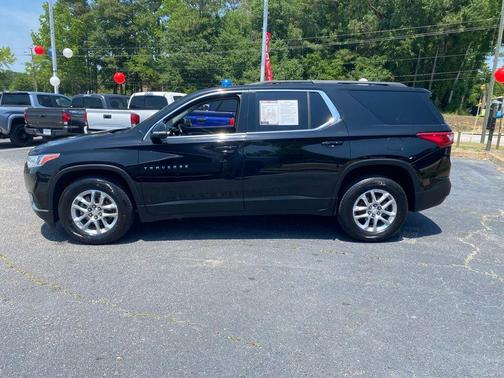 Black Metallic 2021 Chevrolet Traverse LT Cloth