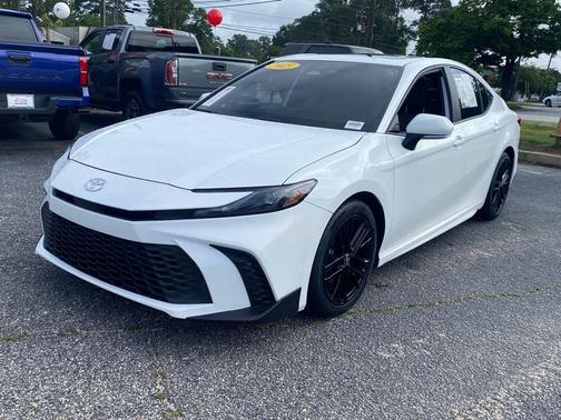 Ice 2025 Toyota Camry SE