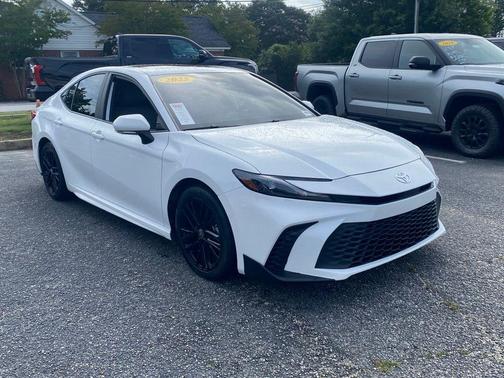 Ice 2025 Toyota Camry SE