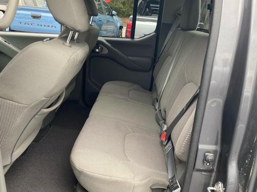 2021 Nissan Frontier SV