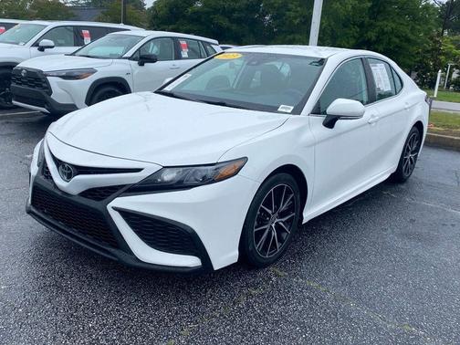Ice 2023 Toyota Camry SE