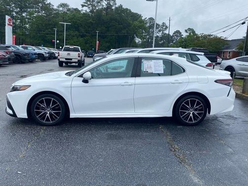 Ice 2023 Toyota Camry SE