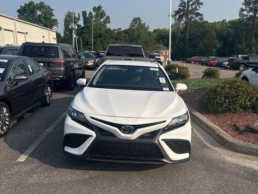 Ice 2023 Toyota Camry SE