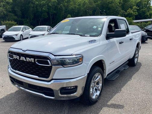 Bright White Clearcoat 2025 RAM 1500 Big Horn/Lone Star