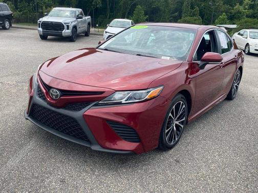 Ruby Flare Pearl 2018 Toyota Camry SE