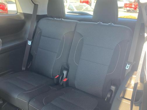 Summit White 2023 GMC Acadia SLE