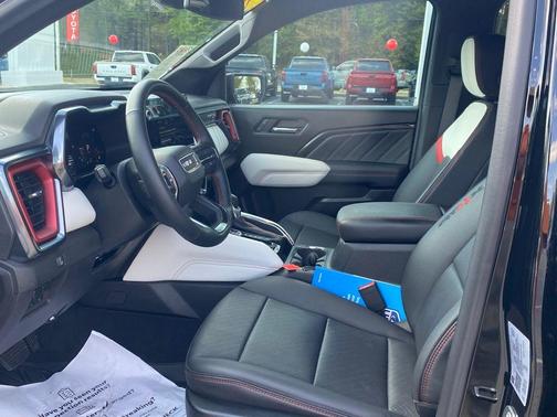 Onyx Black 2024 GMC Canyon AT4X