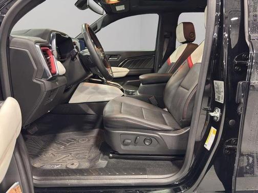 Onyx Black 2024 GMC Canyon AT4X