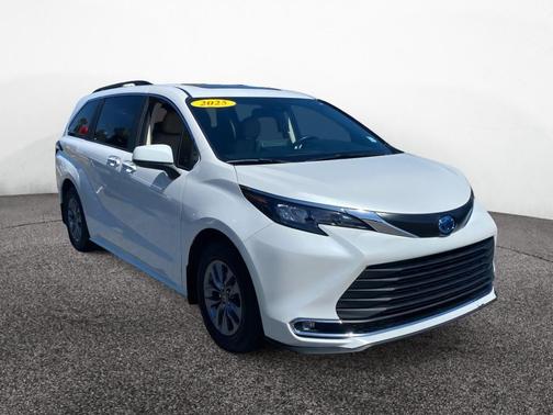 2024 Toyota Sienna XLE