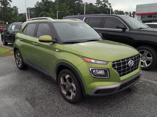 Apple Green 2024 Hyundai VENUE SEL