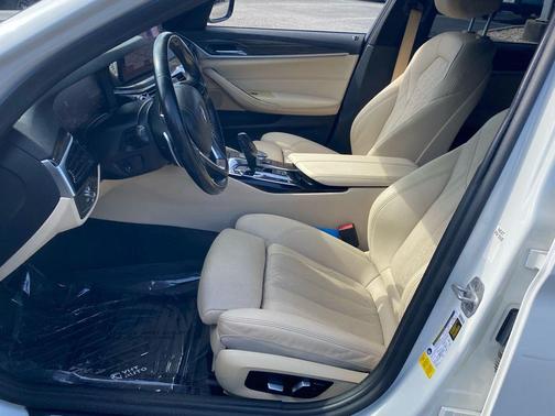White Metallic 2021 BMW 530 i