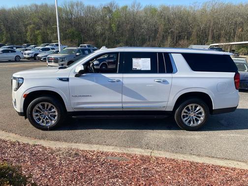 2023 GMC Yukon XL SLT