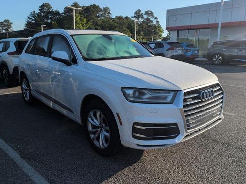 Glacier White Metallic 2017 Audi Q7 2.0T Premium