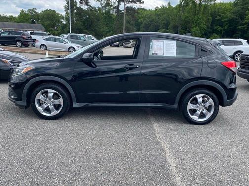 Crystal Black Pearl 2019 Honda HR-V LX
