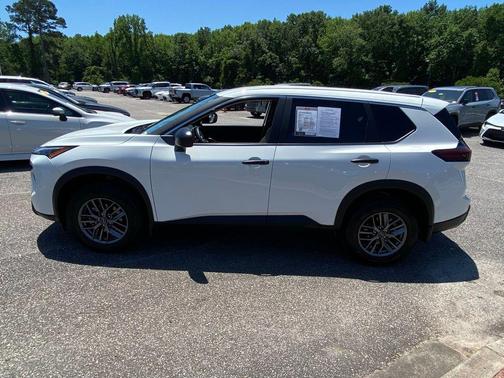 Glacier White 2025 Nissan Rogue S