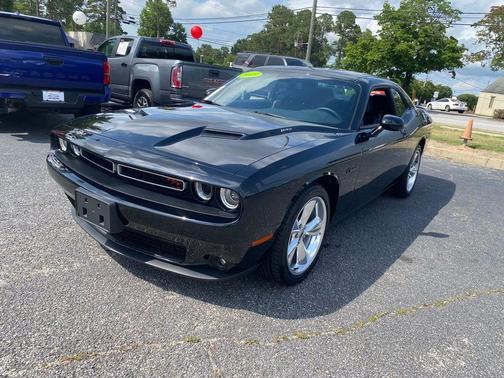 Pitch Black Clearcoat 2018 Dodge Challenger R/T