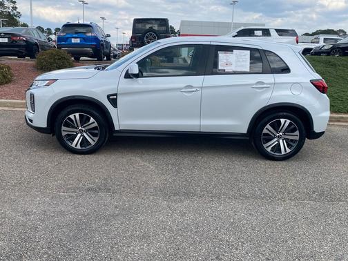 2024 Mitsubishi Outlander Sport LE