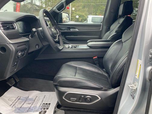 Silver Zynith 2024 Jeep Wagoneer Series III