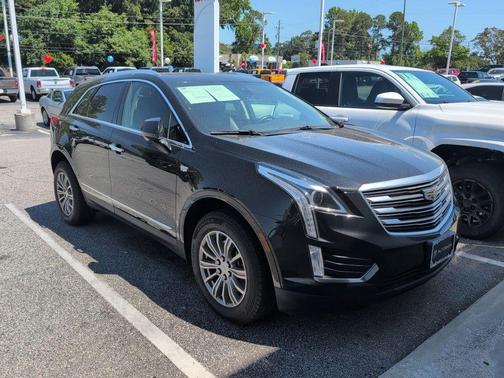 Black Metallic 2019 Cadillac XT5 Luxury